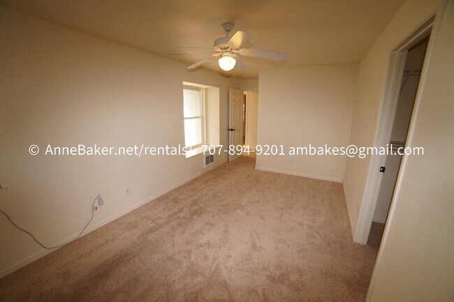 Building Photo - Downtown - PGE and Water/Sewer Included in the rent