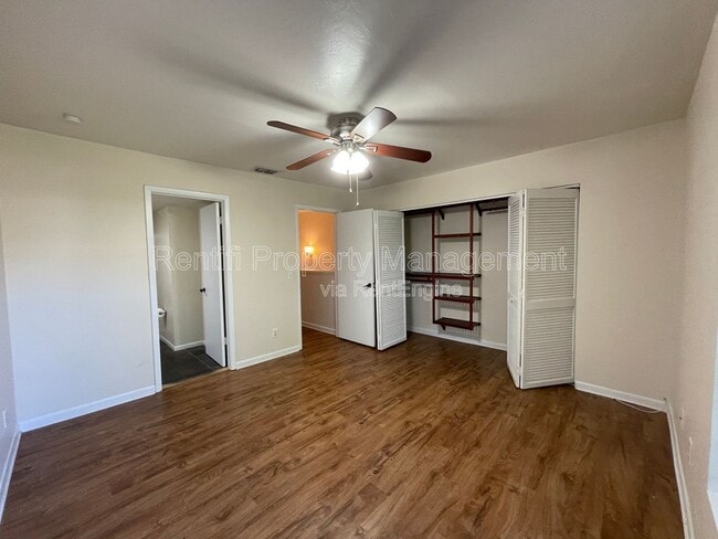 Building Photo - 2131 Crystal Dr