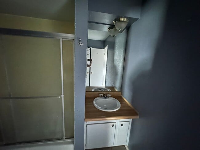 Building Photo - 1 bed/1 bath condo in OKC