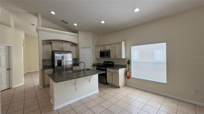 Building Photo - 16644 Rolling Green Dr