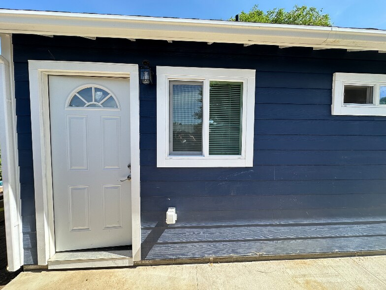 Building Photo - 1451 Santa Clara Ave