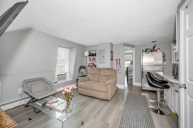 Building Photo - 360 Wilder St