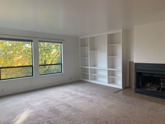 Building Photo - Welcome Home 1 Bd/1 Ba Serene Street - Low...