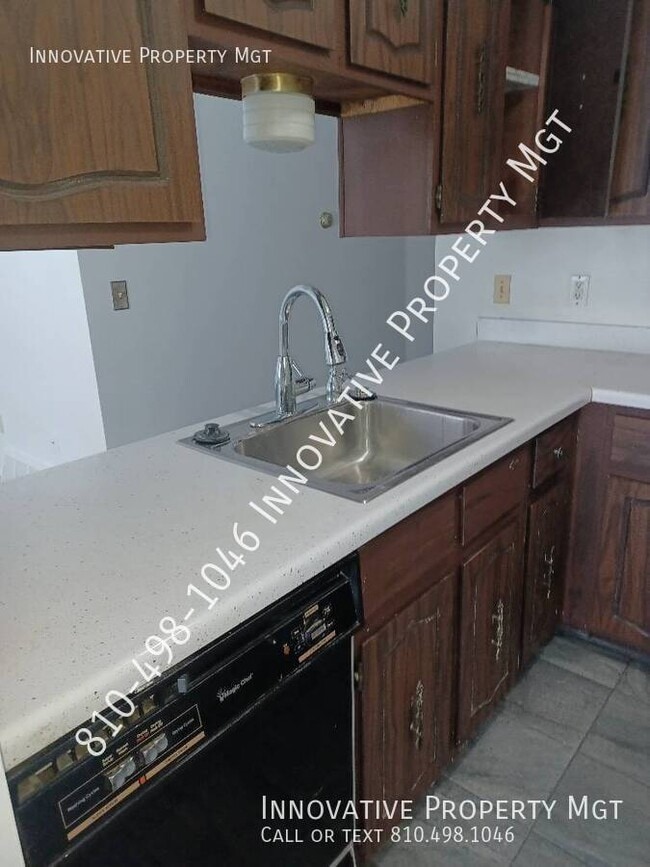 Building Photo - 6009 Holiday Gardens Dr