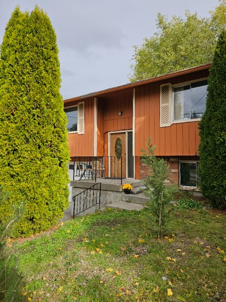 Primary Photo - 411 S Pierce Rd