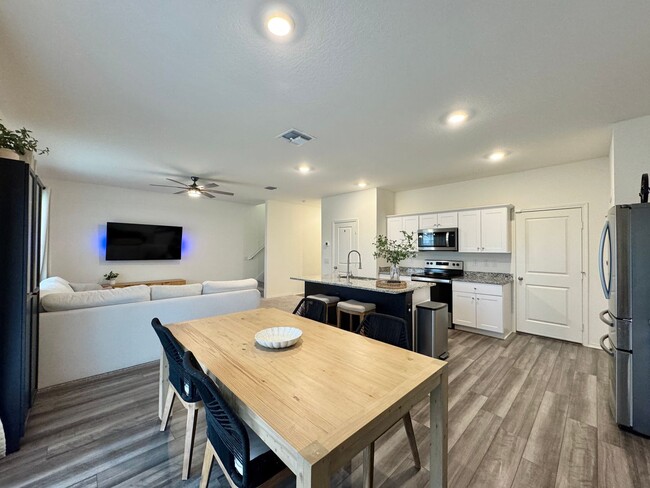 Building Photo - 5003 Cassiopeia-