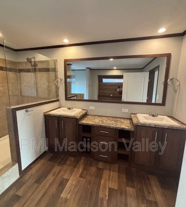 Building Photo - 707 Washington St