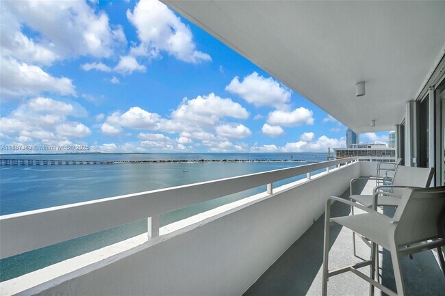 Building Photo - 1627 Brickell Ave