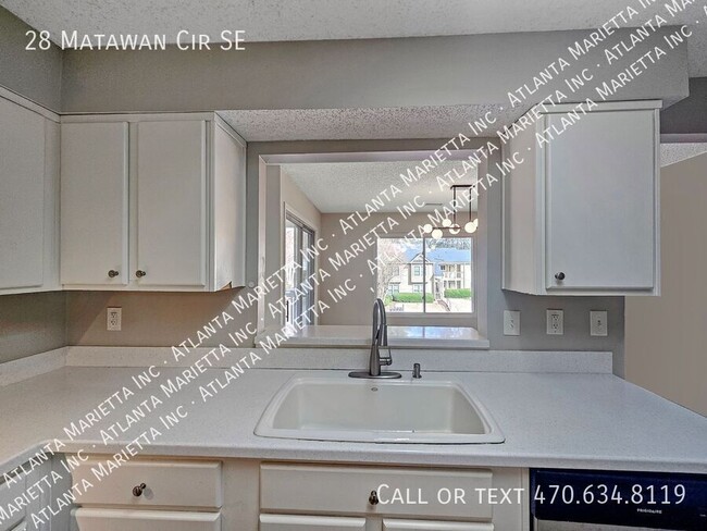 Building Photo - Stylish 2-Bedroom, 2-Bath End-Unit Condo i...