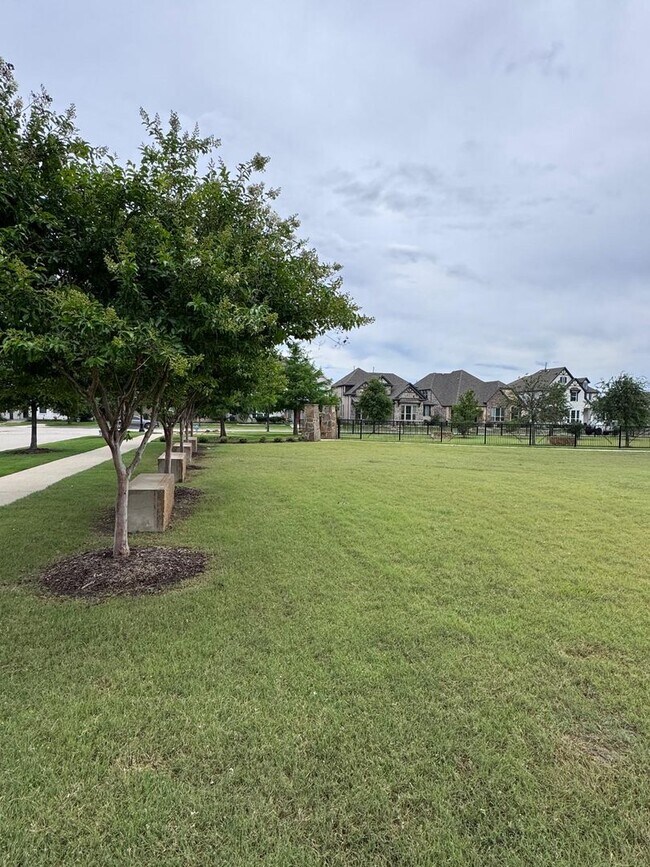 Building Photo - FULLY UPGRADED LUXURY TOWNHOME located in ...