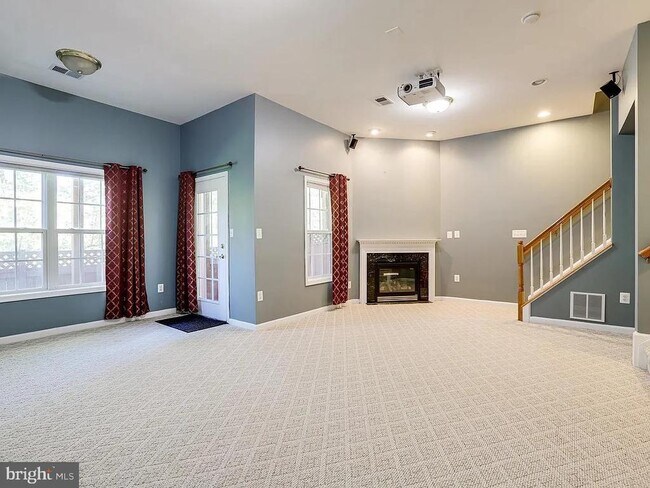 Building Photo - 13642 Cedar Run Ln