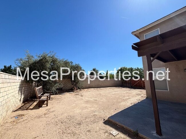 Building Photo - 15083 Brown Ln