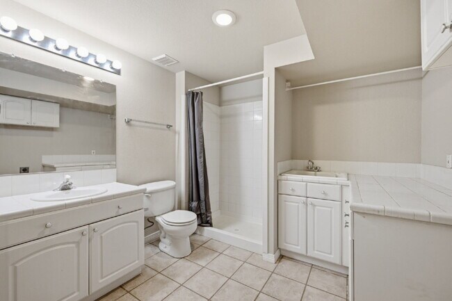 Building Photo - Spectacular Stonegate Living! Gorgeous 3-Bed Corner Finished Basement, Wet Bar, and Custom Marble...
