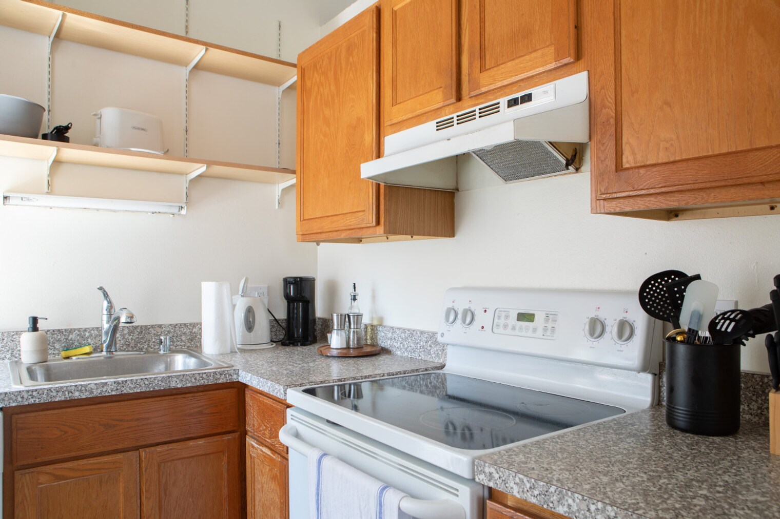 Building Photo - 823 N 2nd St