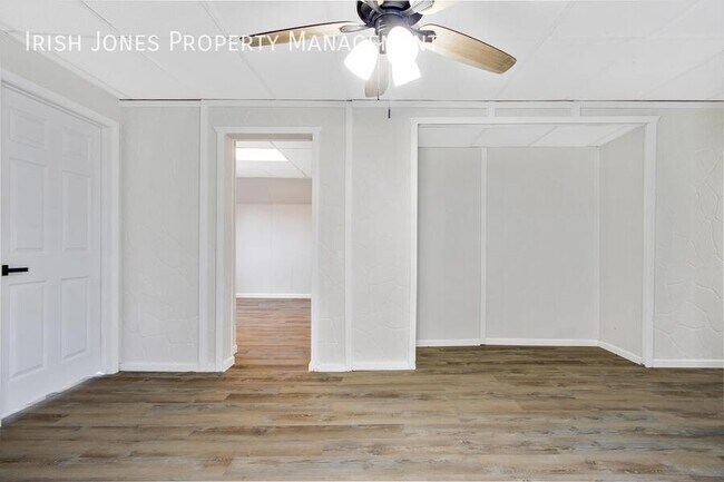 Building Photo - 313 Fenton St