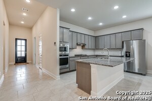 Building Photo - 1114 Aidenbaum