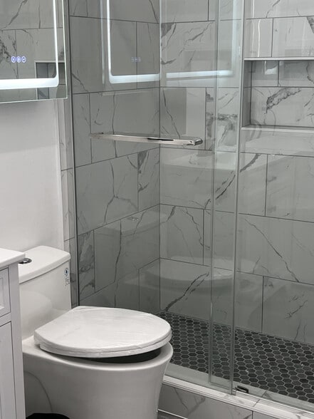 Standing Rainfall Shower - 19009 Sherman Way