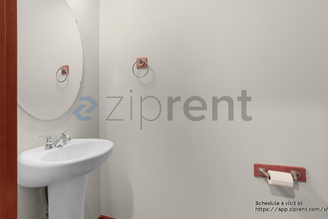 Building Photo - 5614 147th Pl NE