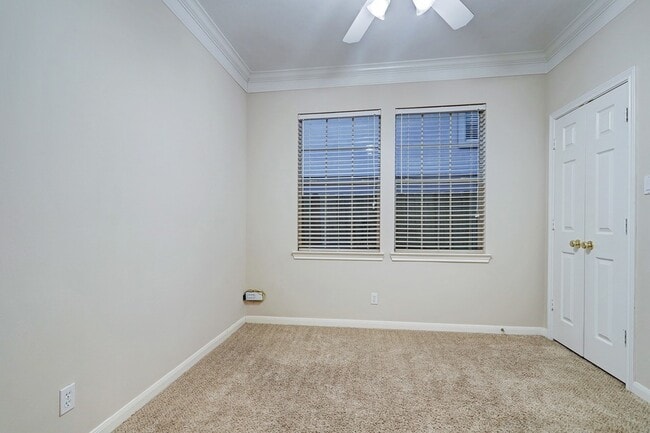 Building Photo - 5365 Lampasas St