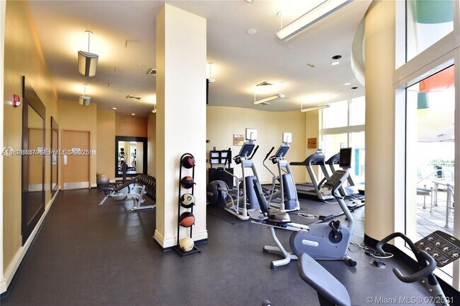 Building Photo - 17375 Collins Ave