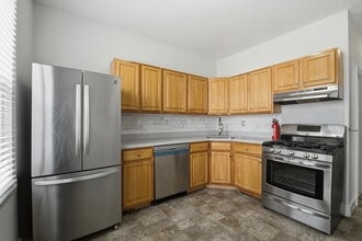 Building Photo - 16 Vreeland Terrace
