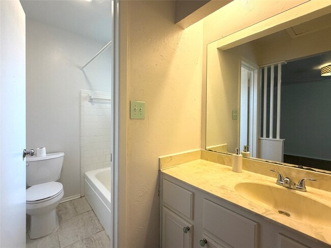 Building Photo - 22319 Merrymount Dr