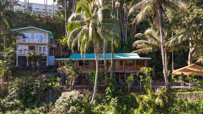 Building Photo - Oceanfront Estate: The Honolii Hale