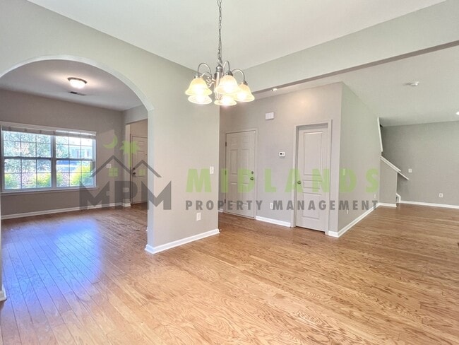 Building Photo - 464 Edenhall Dr
