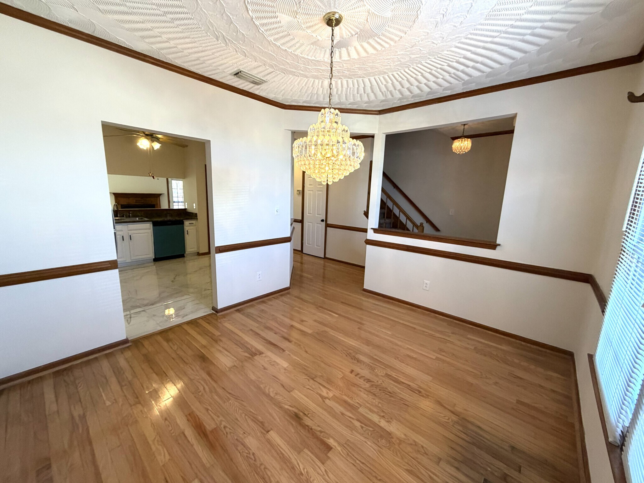 Building Photo - 1409 Sampson Ln