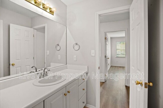 Building Photo - 428 Cambrian Ridge Trail