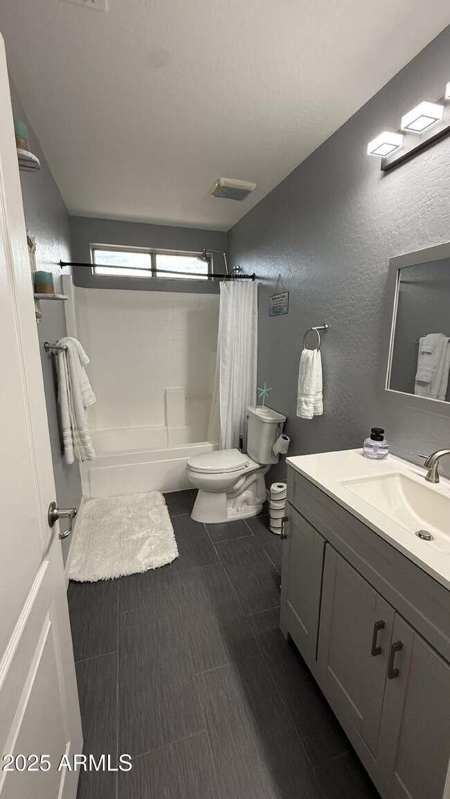 Building Photo - 3552 N Excalibur Pl