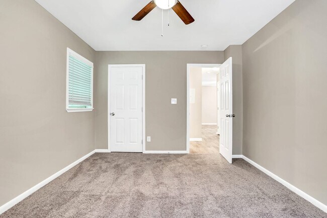 Building Photo - 1154 Penn Ct Se