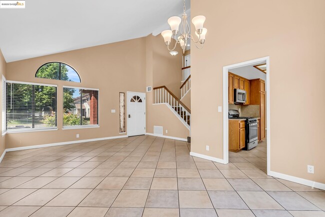 Building Photo - 4820 Ridgeview Dr