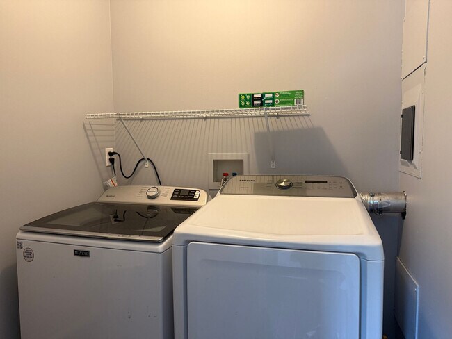 Building Photo - 501 N Dickson St