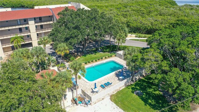 Building Photo - 4760 Gulf of Mexico Dr