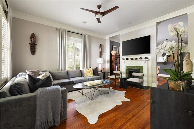 Building Photo - 28 Clay St SE