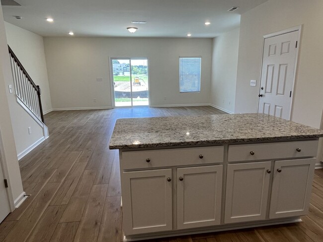 Building Photo - Brand New 3 Bed + Loft Townhome in Monroe