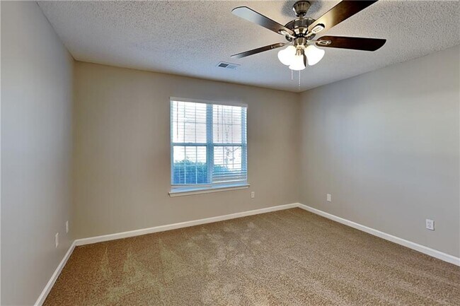 Building Photo - 209 Bainbridge Cir