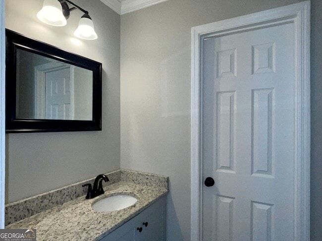Building Photo - 8759 Embrey Dr