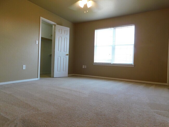 Building Photo - 1712 Ute Trail