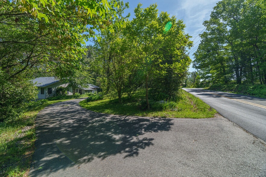 Building Photo - 4047 Amicus Rd