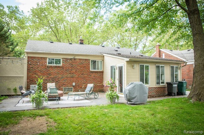 Building Photo - 1577 E Melton Rd