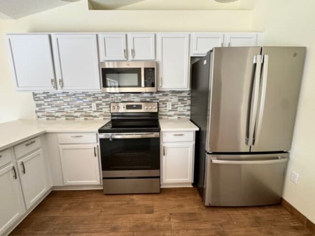 Building Photo - Stunning 4 Bedroom, 2 Bath Home with HUGE Patio &amp; Backyard