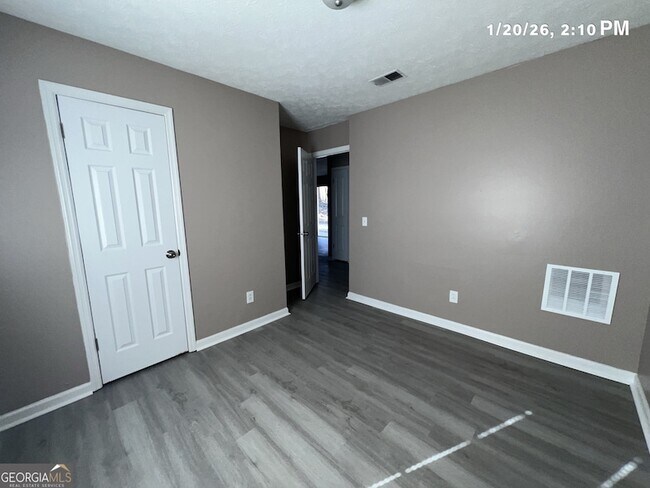 Building Photo - 271 E Wright St