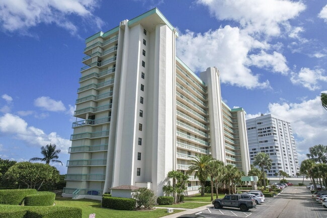 Building Photo - 9940 S Ocean Dr