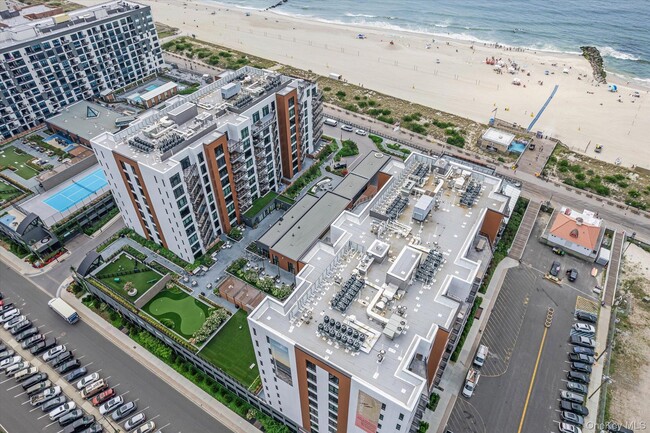 Building Photo - 140 Boardwalk