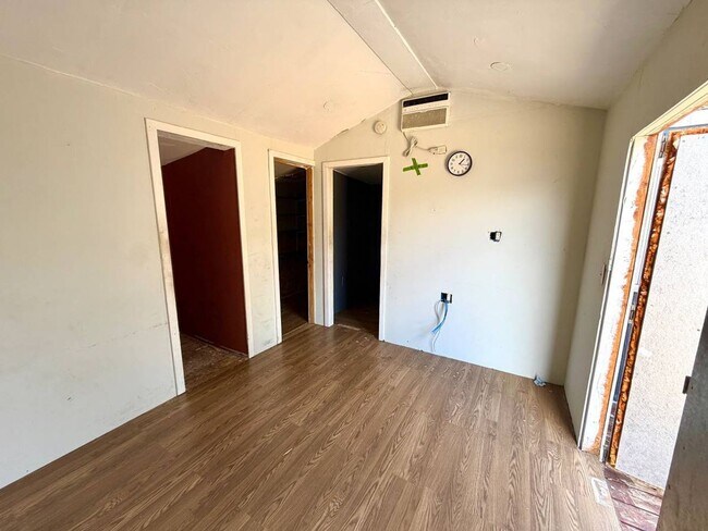 Building Photo - Amazing 3 Bedroom, 2 Bath Home with Gated Entry and Extra Studio
