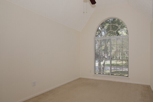Building Photo - 18 Spotted Deer Dr