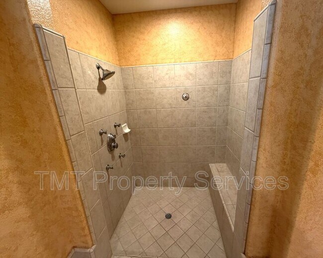 Building Photo - 6832 Salvaterra Cir