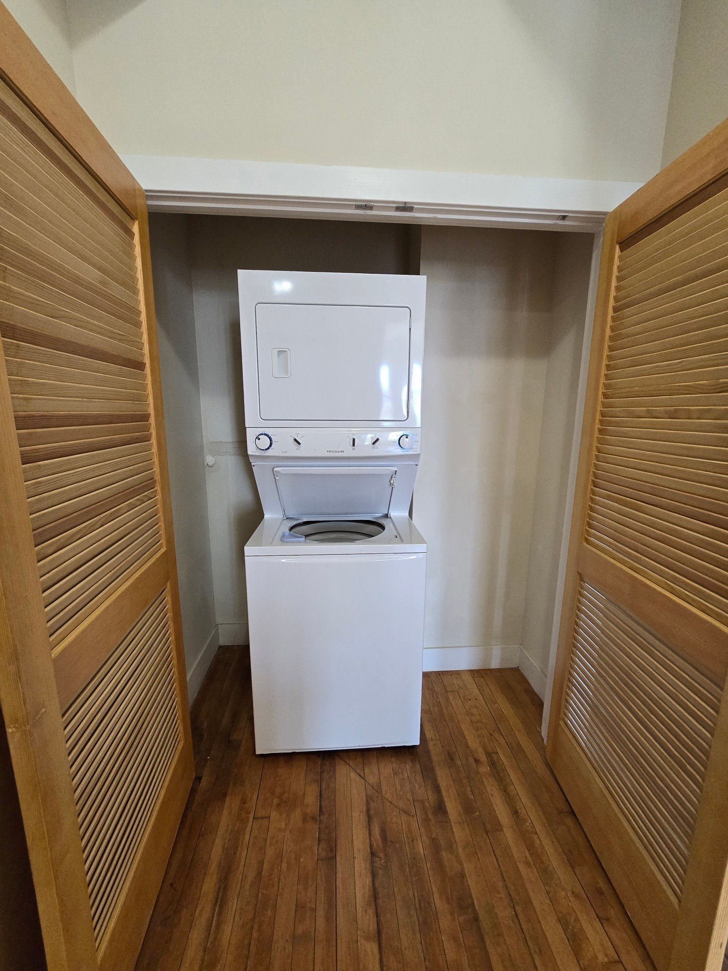 Building Photo - 613 N Lombardy St